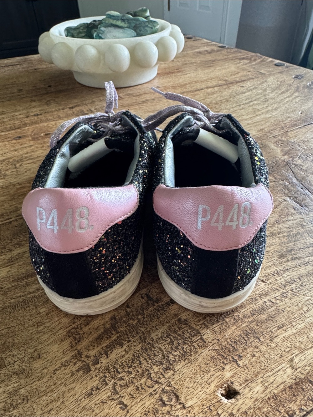 EUC Women's P448 Low Top Glitter Sneakers Size 38 - Picture 4 of 8